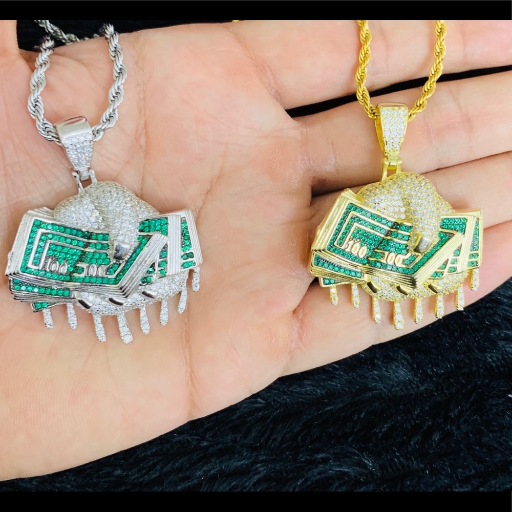 925 Sterling Silver Cash In Hand Pendant w/Chain